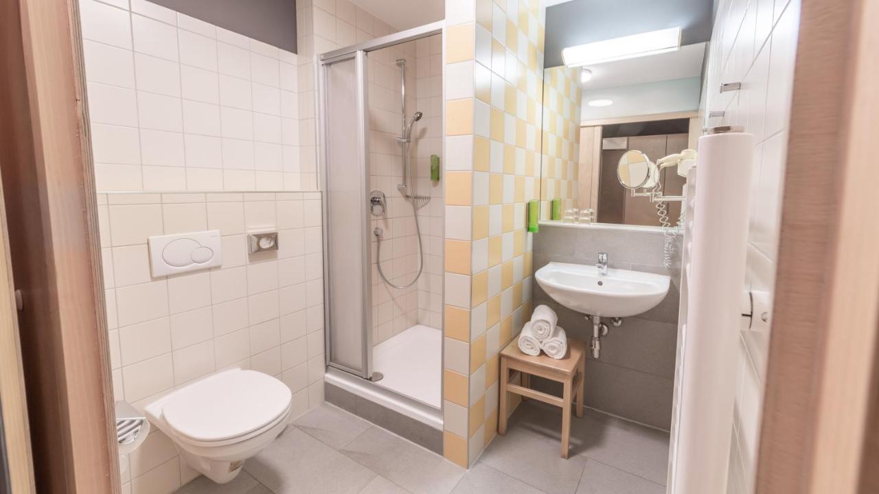 Jufa Hotel Montafon บาร์โธโลเมแบร์ก ภายนอก รูปภาพ